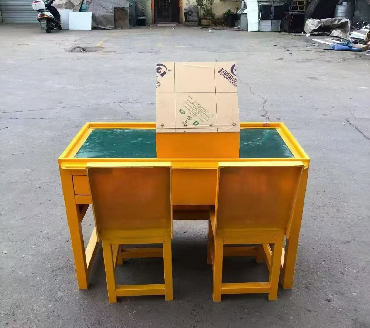 榆中防静电导通桌井下煤矿火工品发放桌：危险品流转的安全守护者